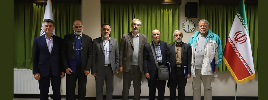 جلسه شورای سیاست گزاری بیست و یکمین جشنواره بین المللی نمایش‌های آیینی سنتی، با حضور دکتر کاظم نظری مدیرکل هنرهای نمایشی، دکتر احمد جولایی دبیر جشنواره و اعضای شورای سیاست‌گزاری، حسن قنادیان، هوشنگ جاوید، داوود فتحعلی بیگی، محمد باقر قهرمانی برگزار شد.  2